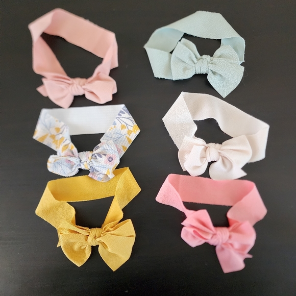 3/$12 ● 6 headbands with bows 6-24m - Picture 3 of 4